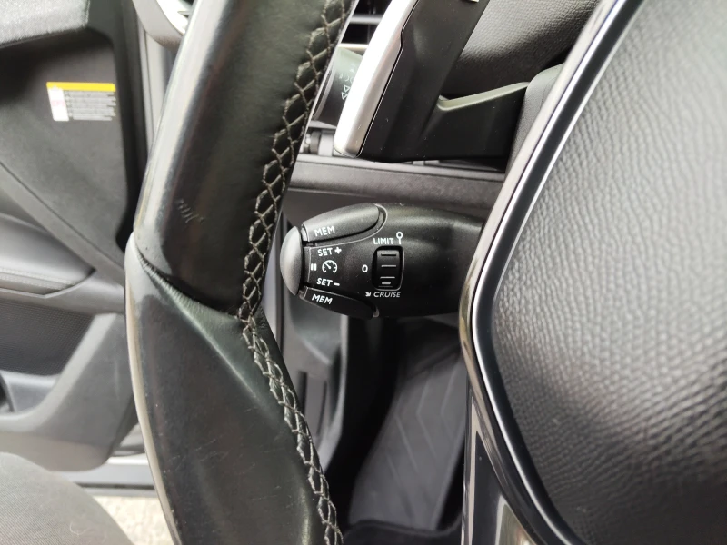 Peugeot 5008 1, 6d 120ps AUTOMATIC 7 MECTA, снимка 15 - Автомобили и джипове - 52048113