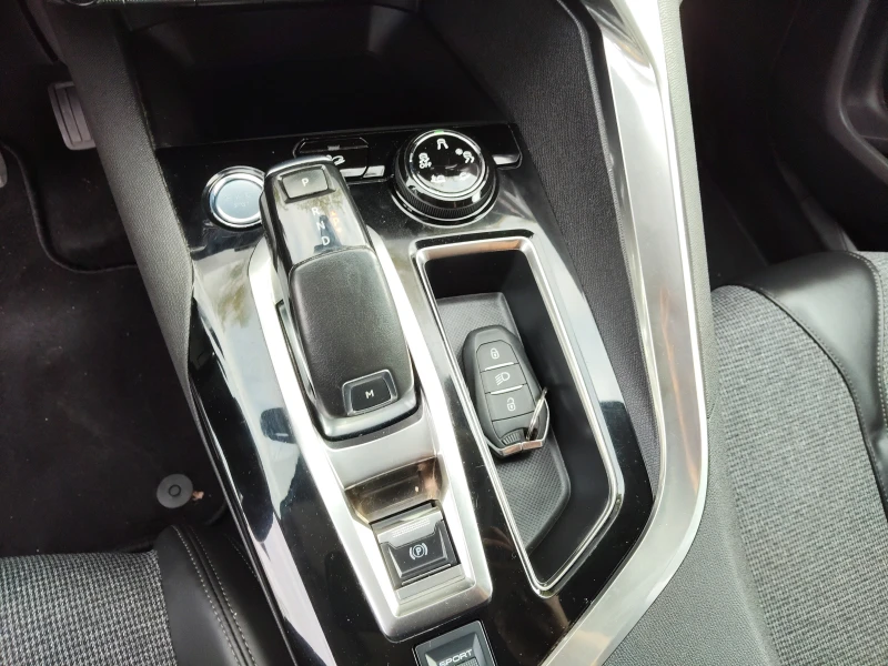 Peugeot 5008 1, 6d 120ps AUTOMATIC 7 MECTA, снимка 14 - Автомобили и джипове - 52048113