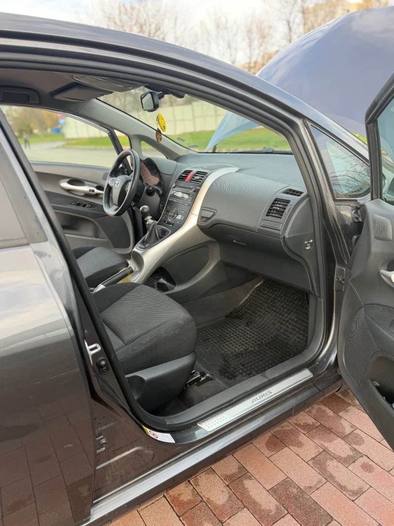 Toyota Auris 1.8 16V, снимка 16 - Автомобили и джипове - 52512276