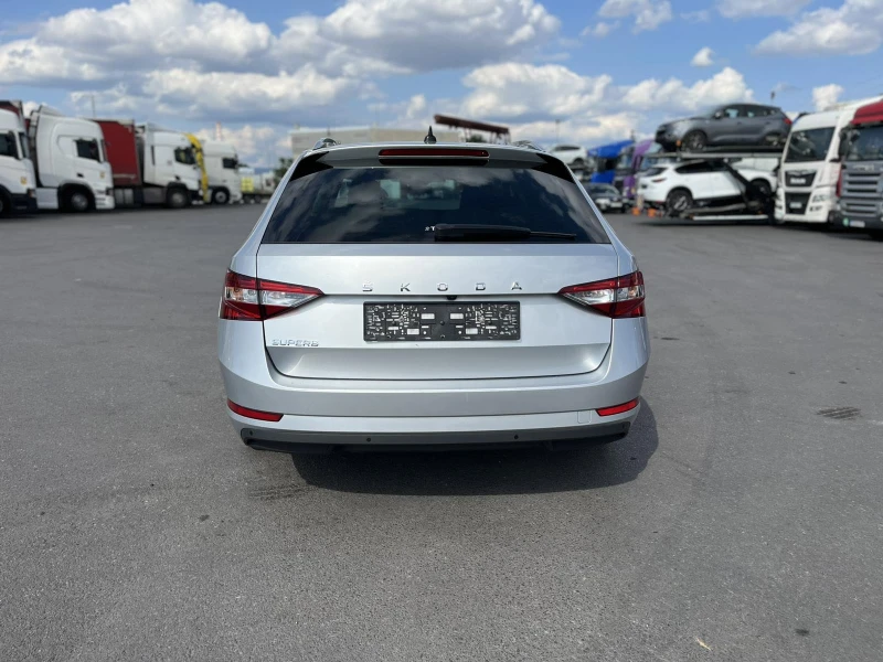 Skoda Superb 2.0 TDI Facelift, снимка 8 - Автомобили и джипове - 52596823