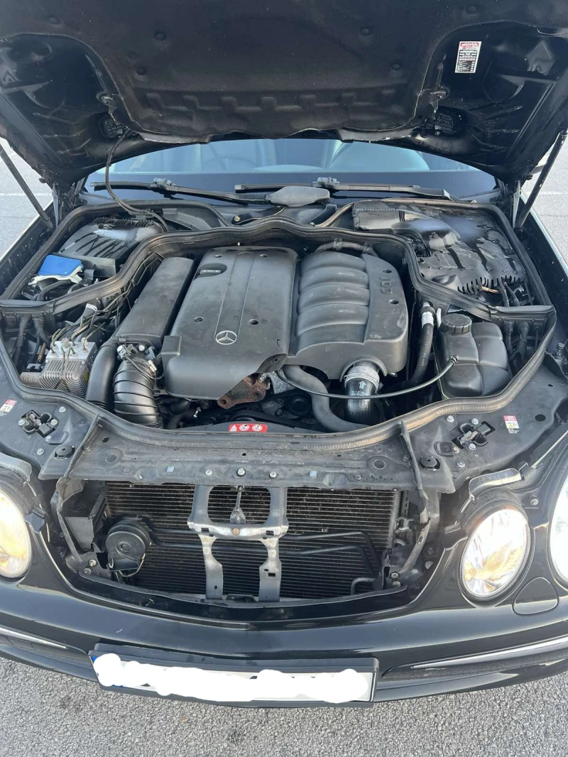Mercedes-Benz E 220, снимка 17 - Автомобили и джипове - 53141037