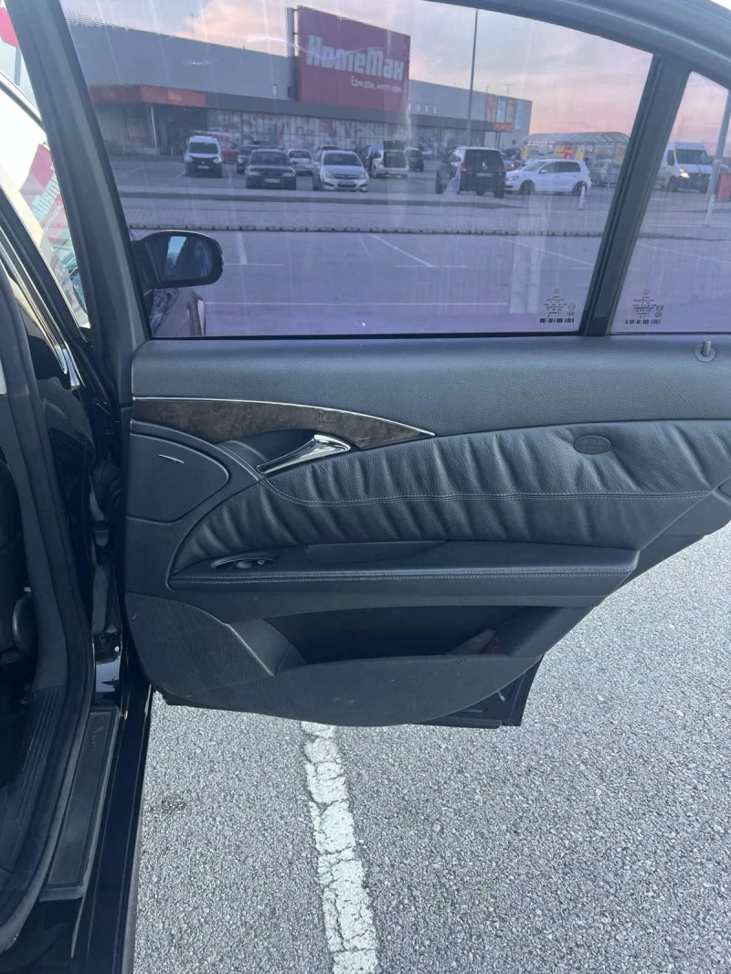 Mercedes-Benz E 220, снимка 13 - Автомобили и джипове - 53141037