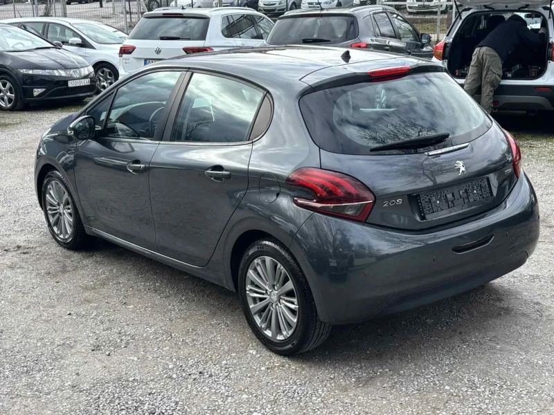 Peugeot 208 1.2 I, снимка 3 - Автомобили и джипове - 53400811