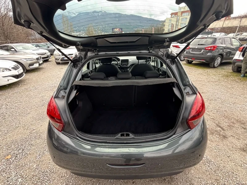 Peugeot 208 1.2 I, снимка 6 - Автомобили и джипове - 53400811