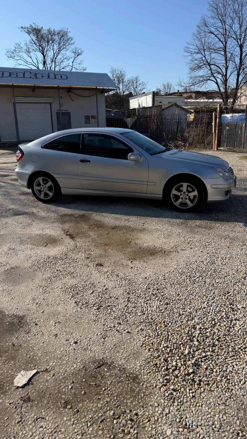 Mercedes-Benz C 180 Kompressor, снимка 4 - Автомобили и джипове - 53582661