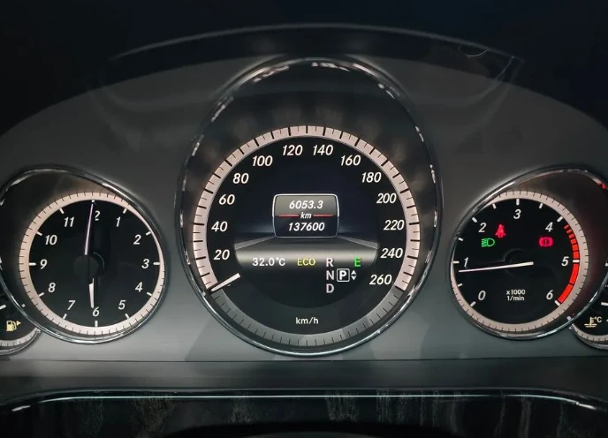 Mercedes-Benz E 220 CDI Avantgarde - изображение 8