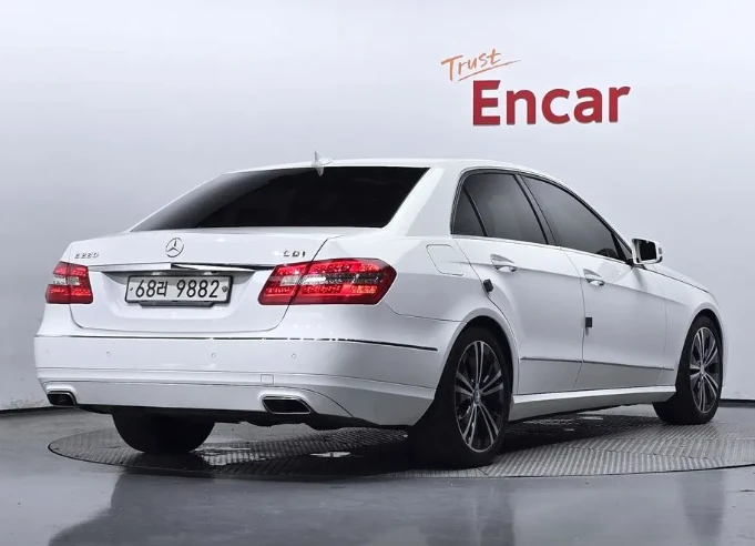 Mercedes-Benz E 220 CDI Avantgarde - изображение 2