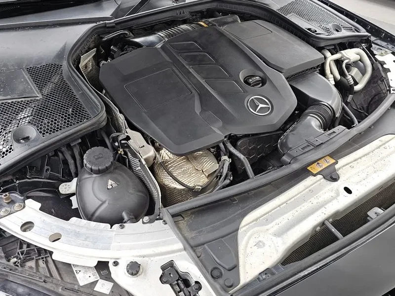 Mercedes-Benz C 220 - САМО 30% АВАНС, снимка 6 - Автомобили и джипове - 55570010