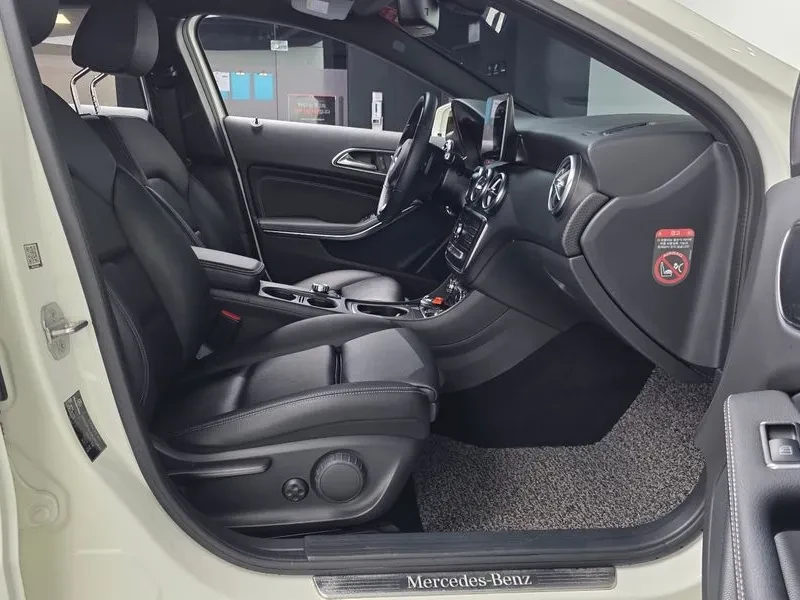 Mercedes-Benz A 200 W176, снимка 11 - Автомобили и джипове - 55884233