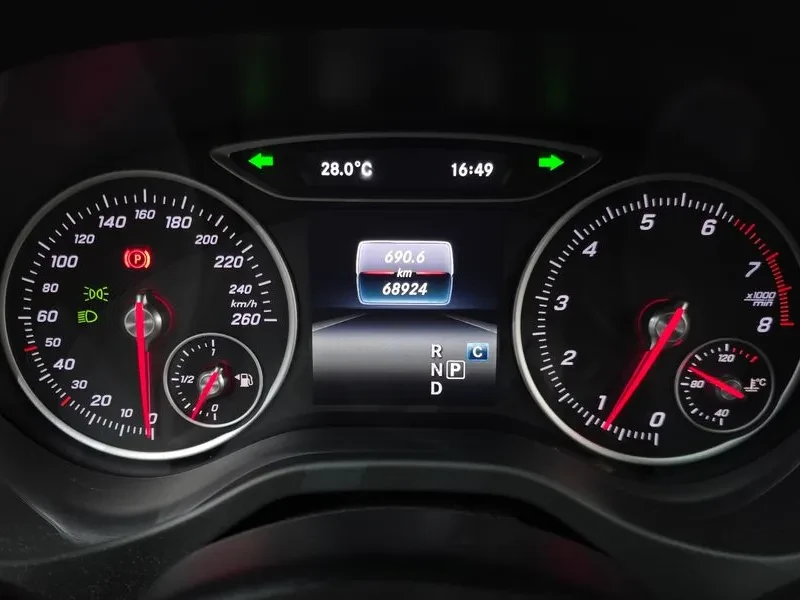 Mercedes-Benz A 200 W176, снимка 8 - Автомобили и джипове - 55884233