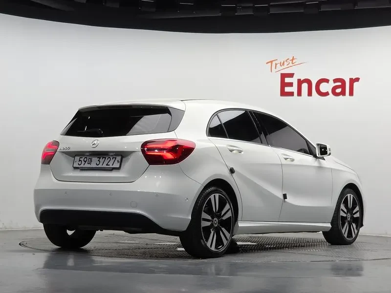 Mercedes-Benz A 200 W176, снимка 2 - Автомобили и джипове - 55884233