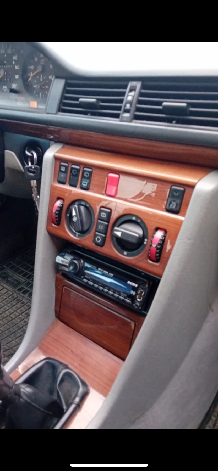 Mercedes-Benz 124  - изображение 8