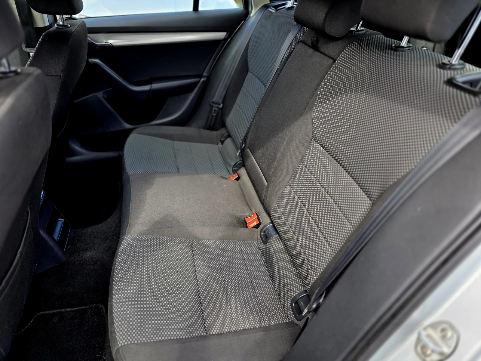 Skoda Octavia  / * 1.8/180hp/EURO 6 | Mobile.bg   14