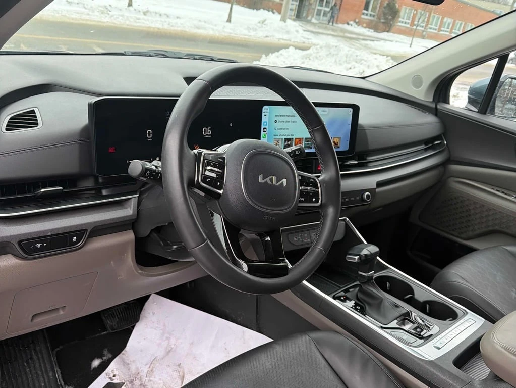 Kia Carnival * FWD * CARFAX *  - изображение 5