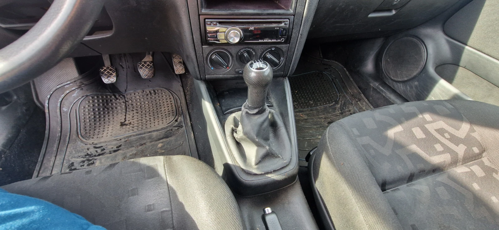 VW Golf 4, снимка 10 - Автомобили и джипове - 53685007