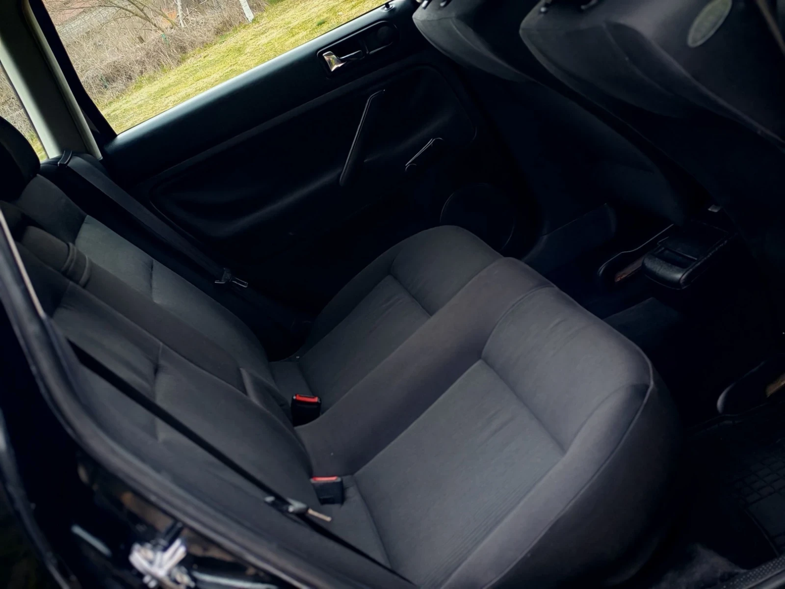 VW Passat 1.9TDI(101)* COMFORT-EDITION* НОВ ВНОС* , снимка 14 - Автомобили и джипове - 53903881