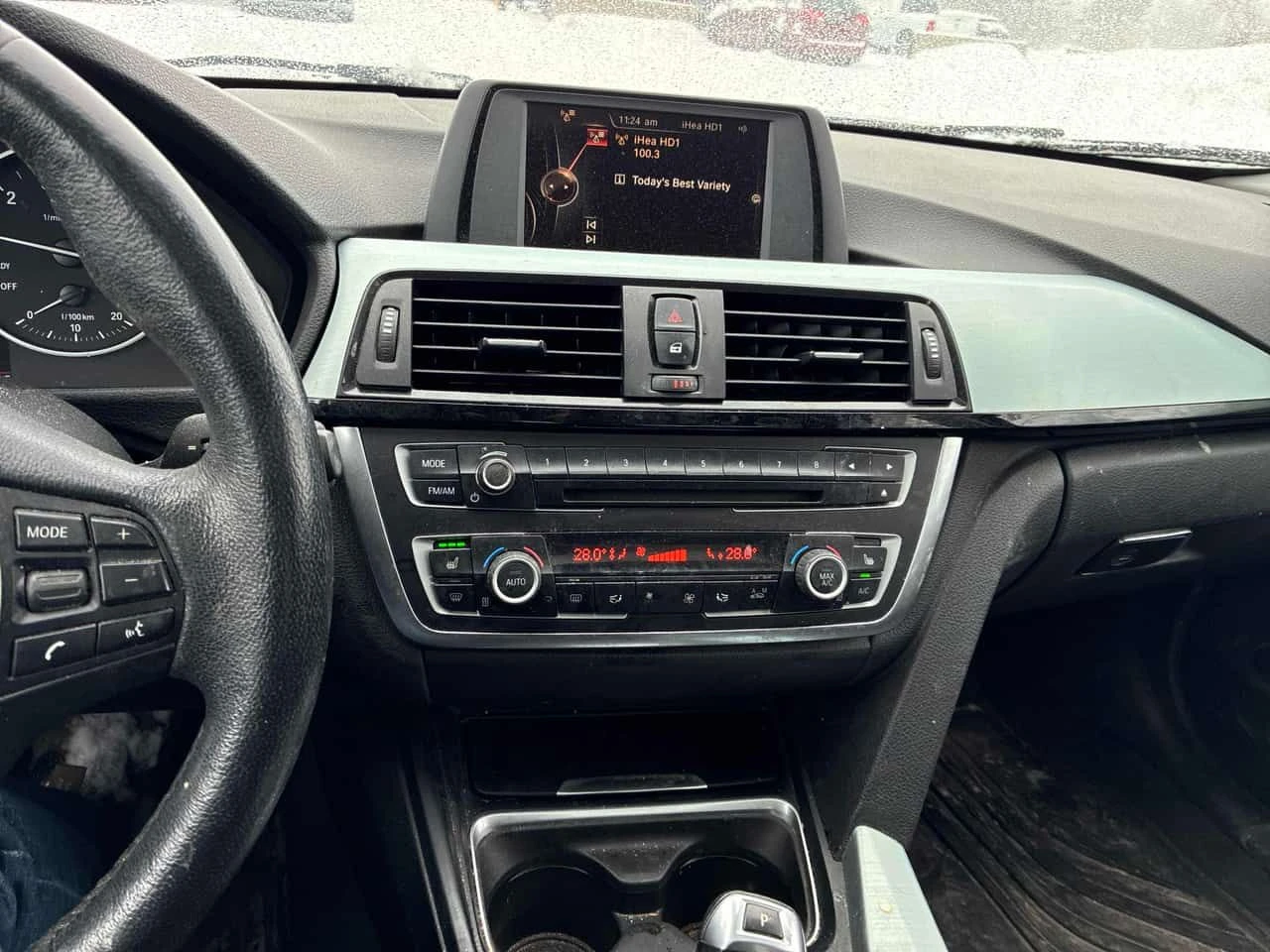 BMW 320 * 320i xDrive * CARFAX * ���� �� �� | Mobile.bg � ����������� 9