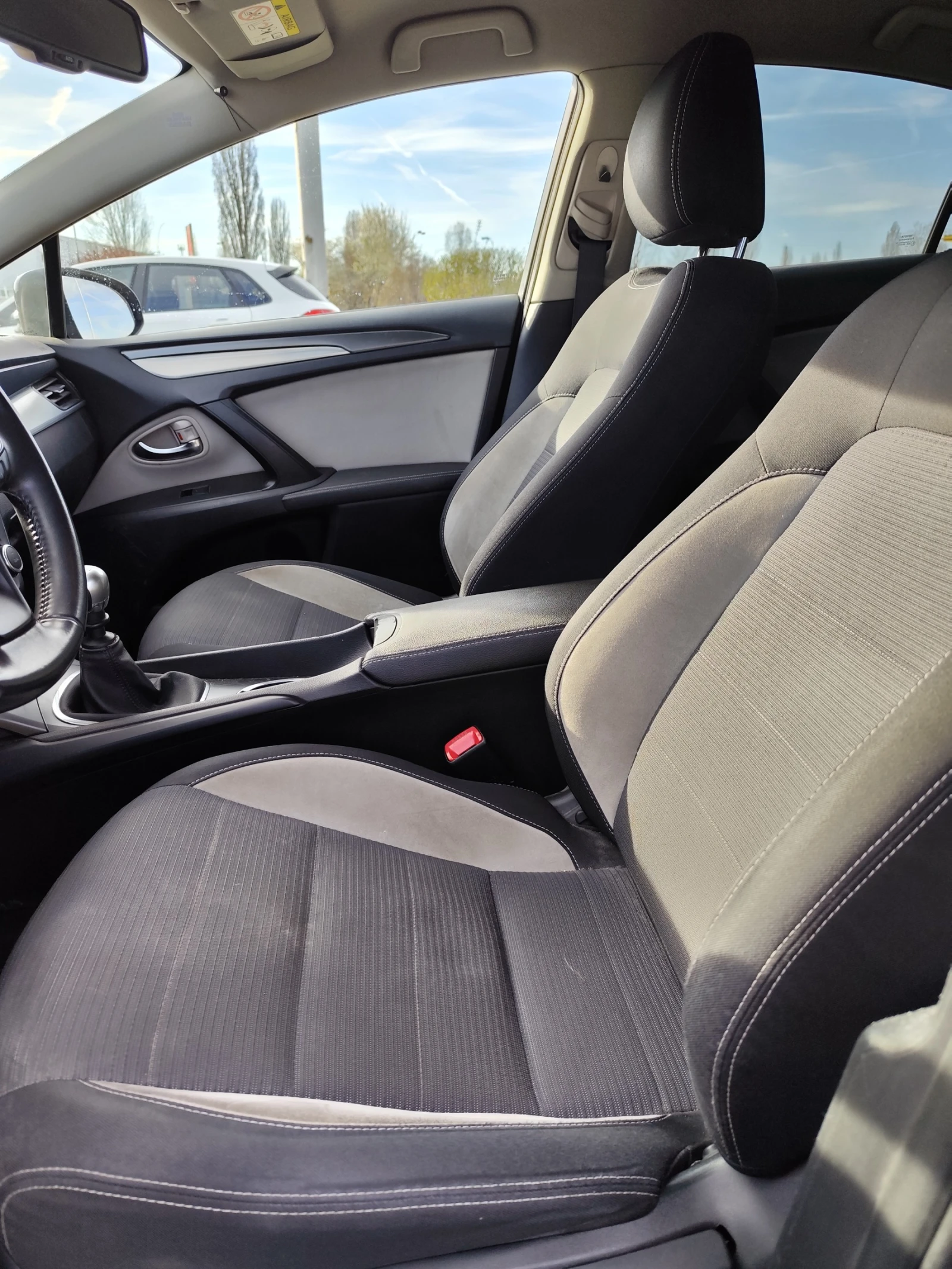 Toyota Avensis, снимка 6 - Автомобили и джипове - 54123055