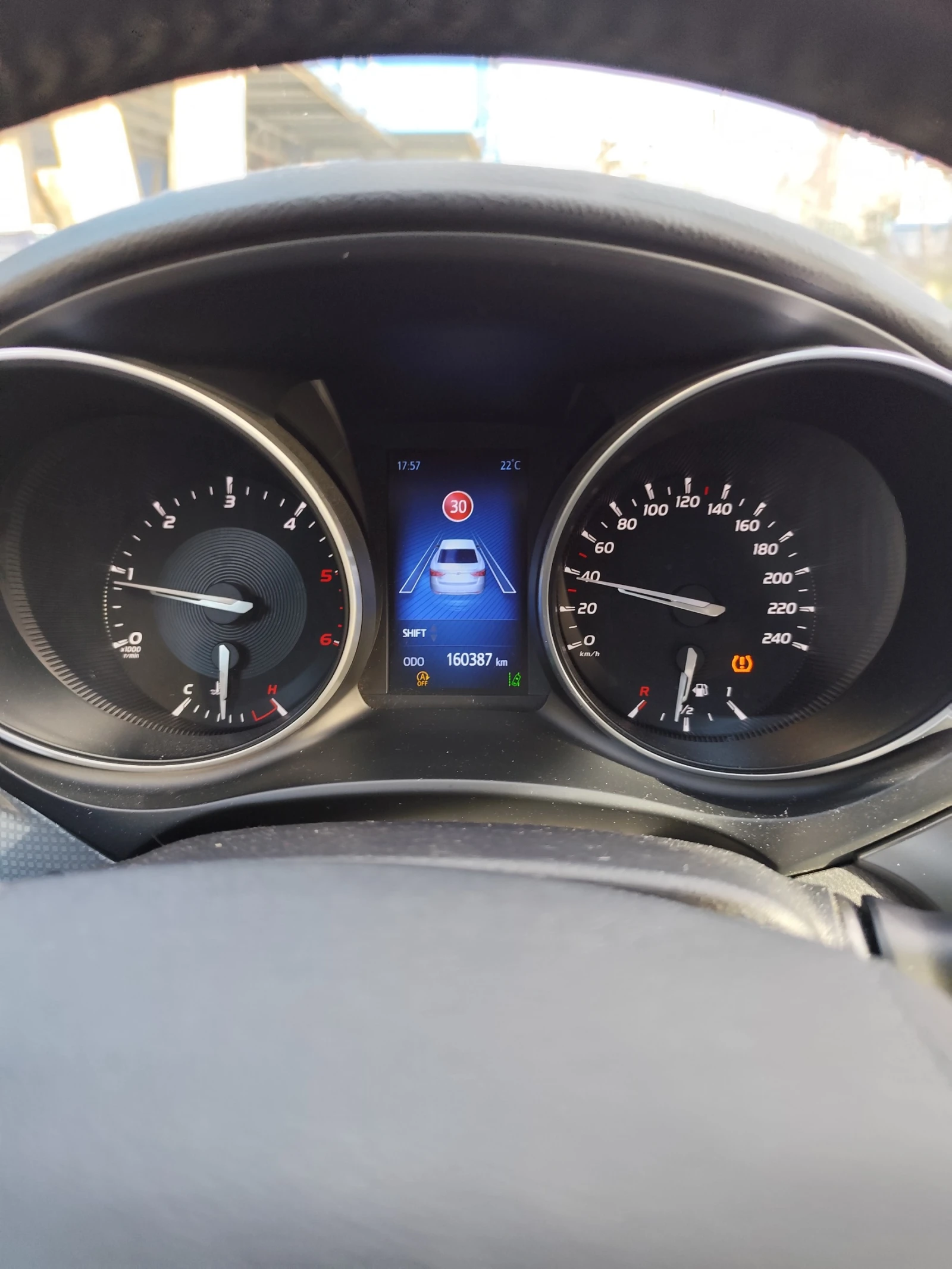 Toyota Avensis, снимка 9 - Автомобили и джипове - 54123055