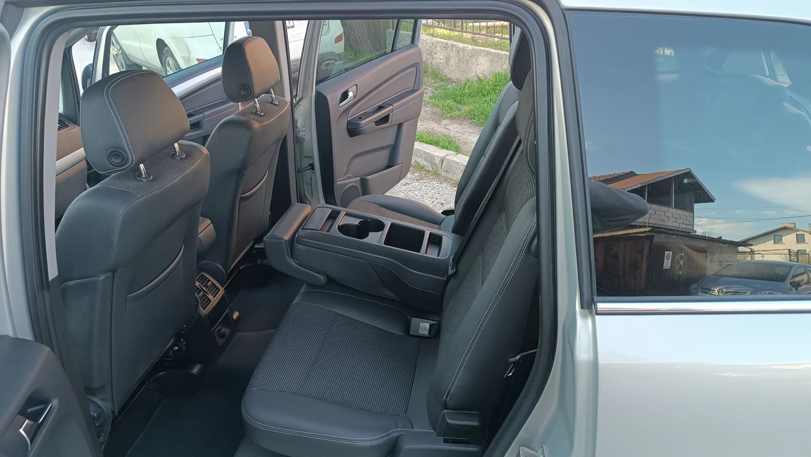 Opel Zafira 1.8 космо в топ състояние докаран на ход , снимка 17 - Автомобили и джипове - 54130411