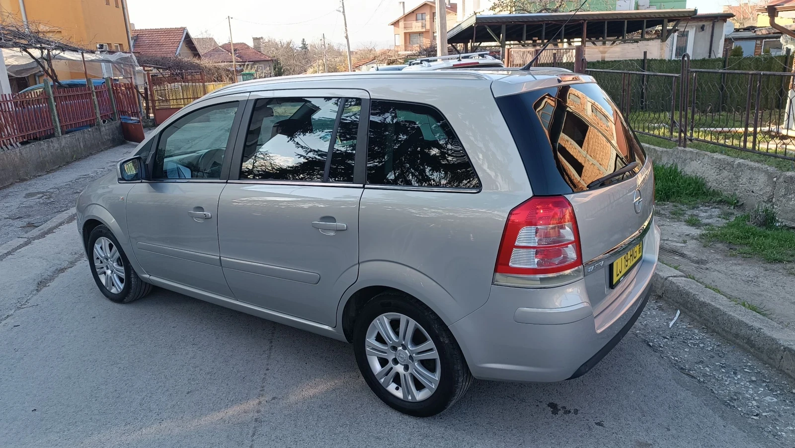 Opel Zafira 1.8 космо в топ състояние докаран на ход , снимка 5 - Автомобили и джипове - 54130411