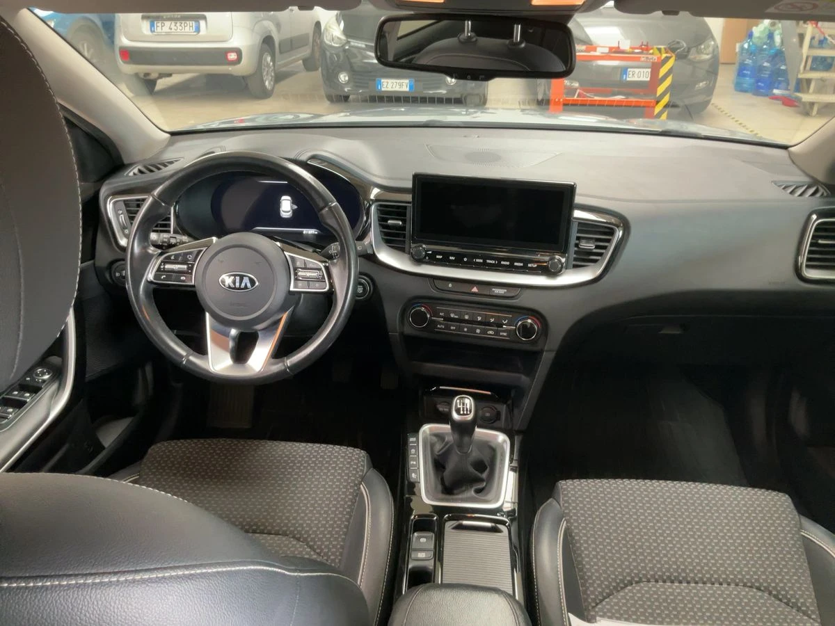 Kia XCeed 1, 6 crdi mild hibrid, снимка 9 - Автомобили и джипове - 54377180