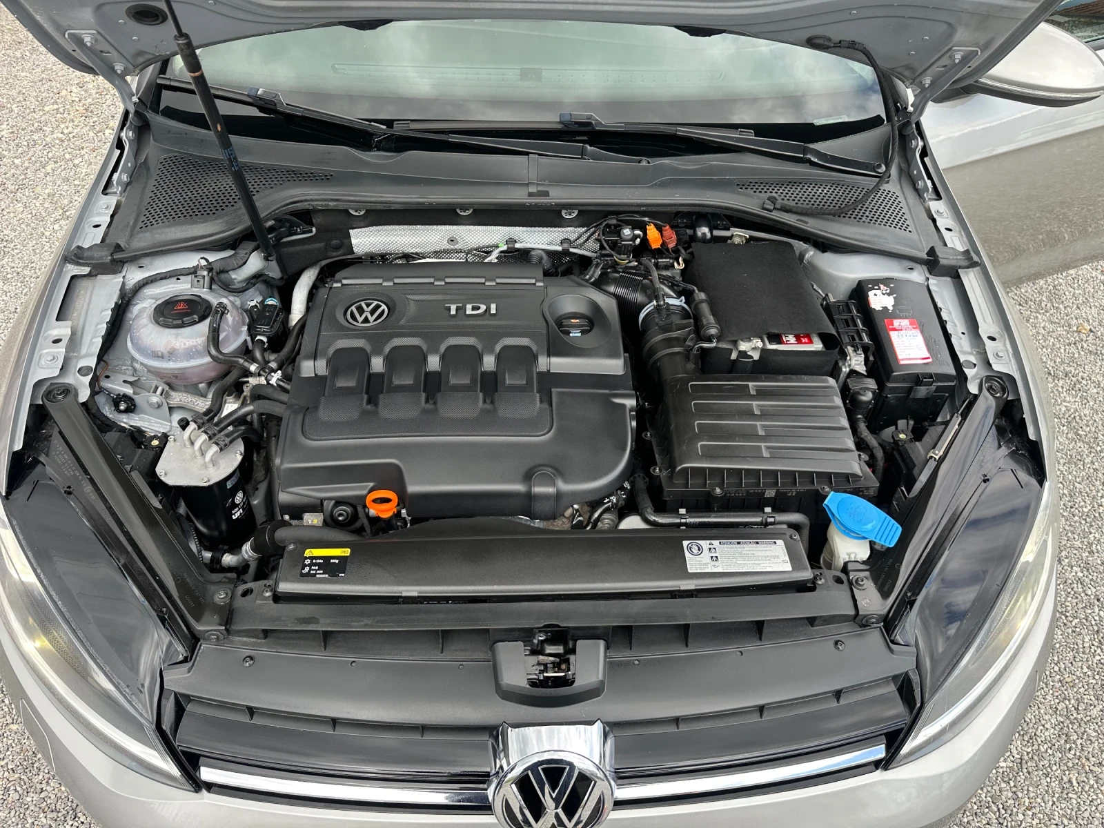VW Golf 2.0TDI 150ks, снимка 10 - Автомобили и джипове - 54389736