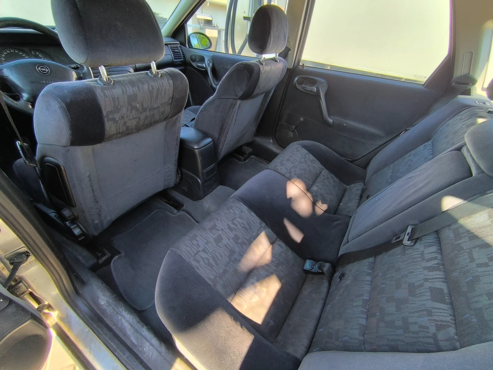Opel Vectra 1.6 16V, снимка 7 - Автомобили и джипове - 54576182