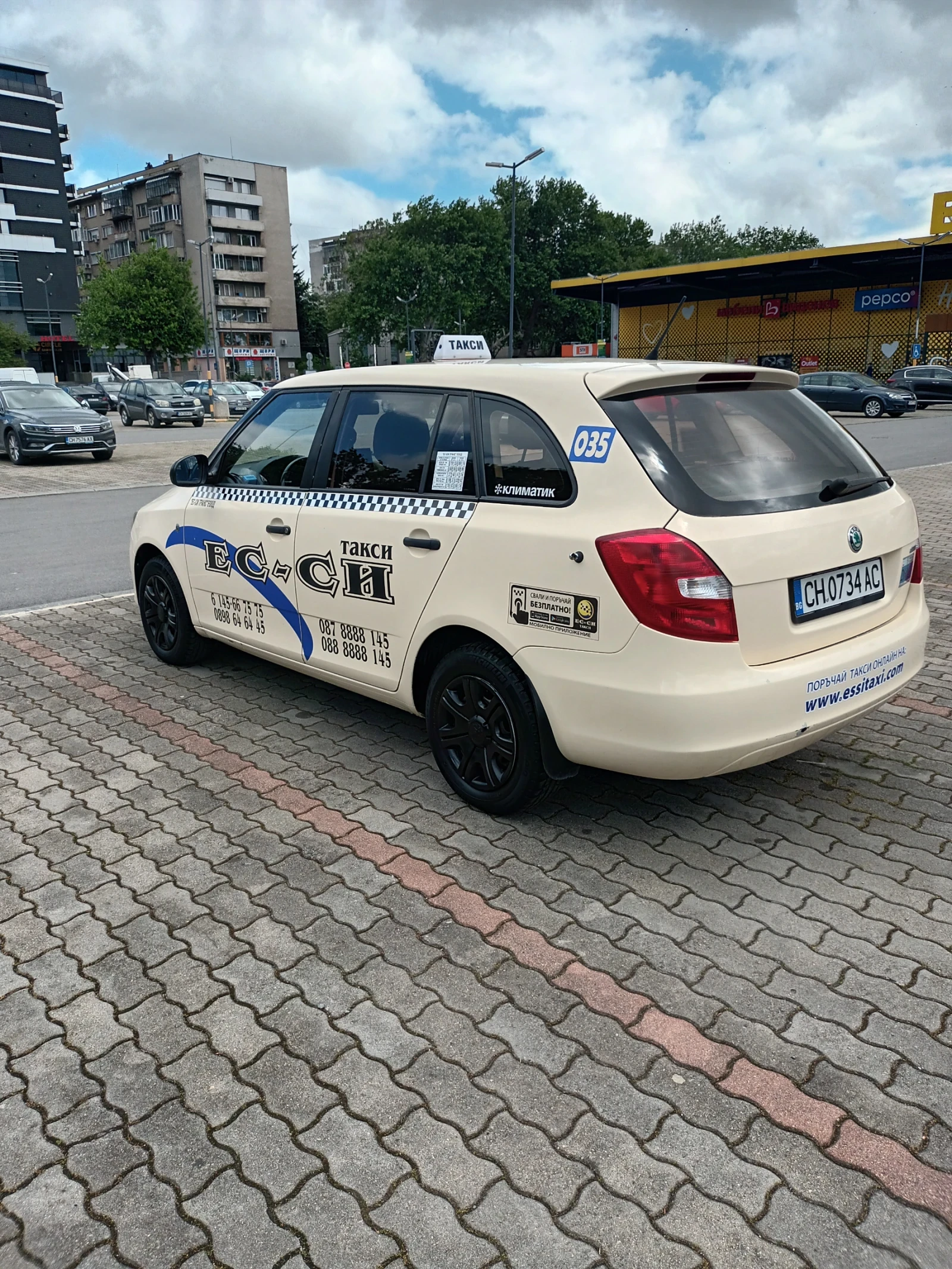 Skoda Fabia, снимка 5 - Автомобили и джипове - 54652860