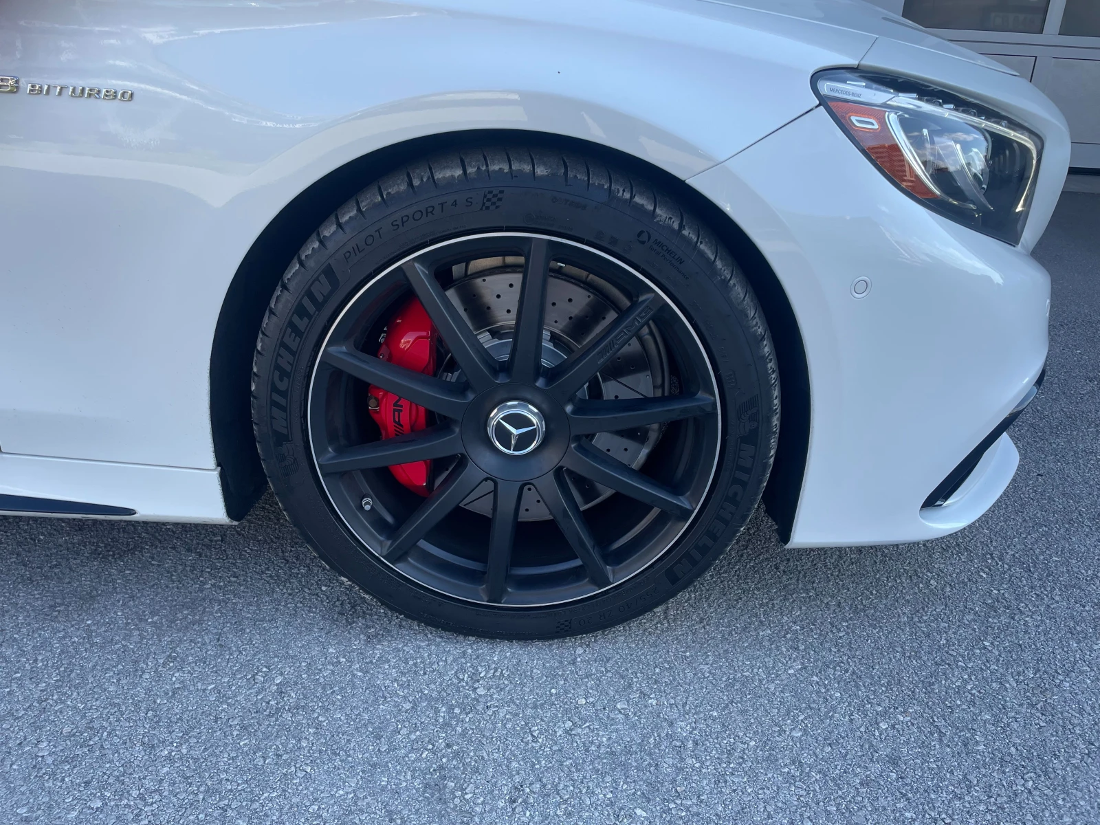 Mercedes-Benz S 63 AMG Cabriolet 4MATIC Бяла перла с червен таван, снимка 5 - Автомобили и джипове - 54670391