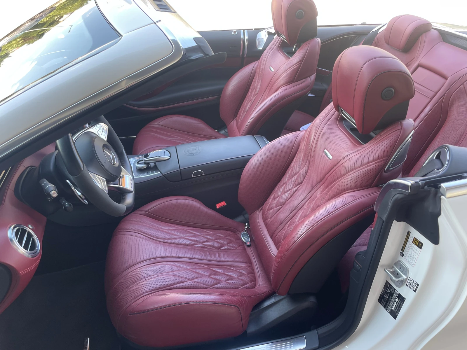 Mercedes-Benz S 63 AMG Cabriolet 4MATIC Бяла перла с червен таван, снимка 8 - Автомобили и джипове - 54670391