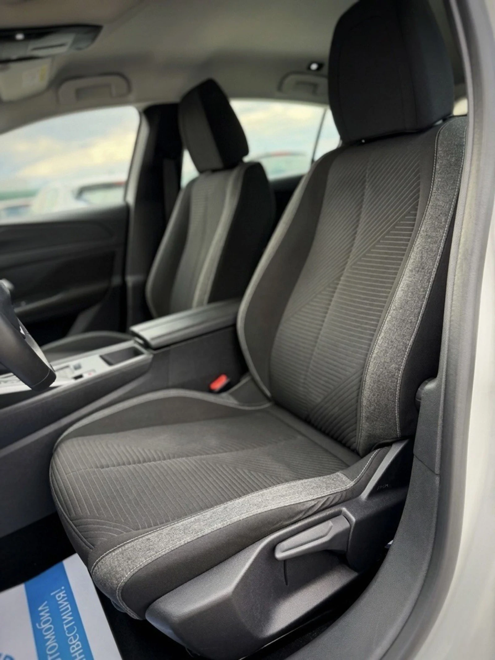 Peugeot 308 1.5 HDI, снимка 13 - Автомобили и джипове - 54676877