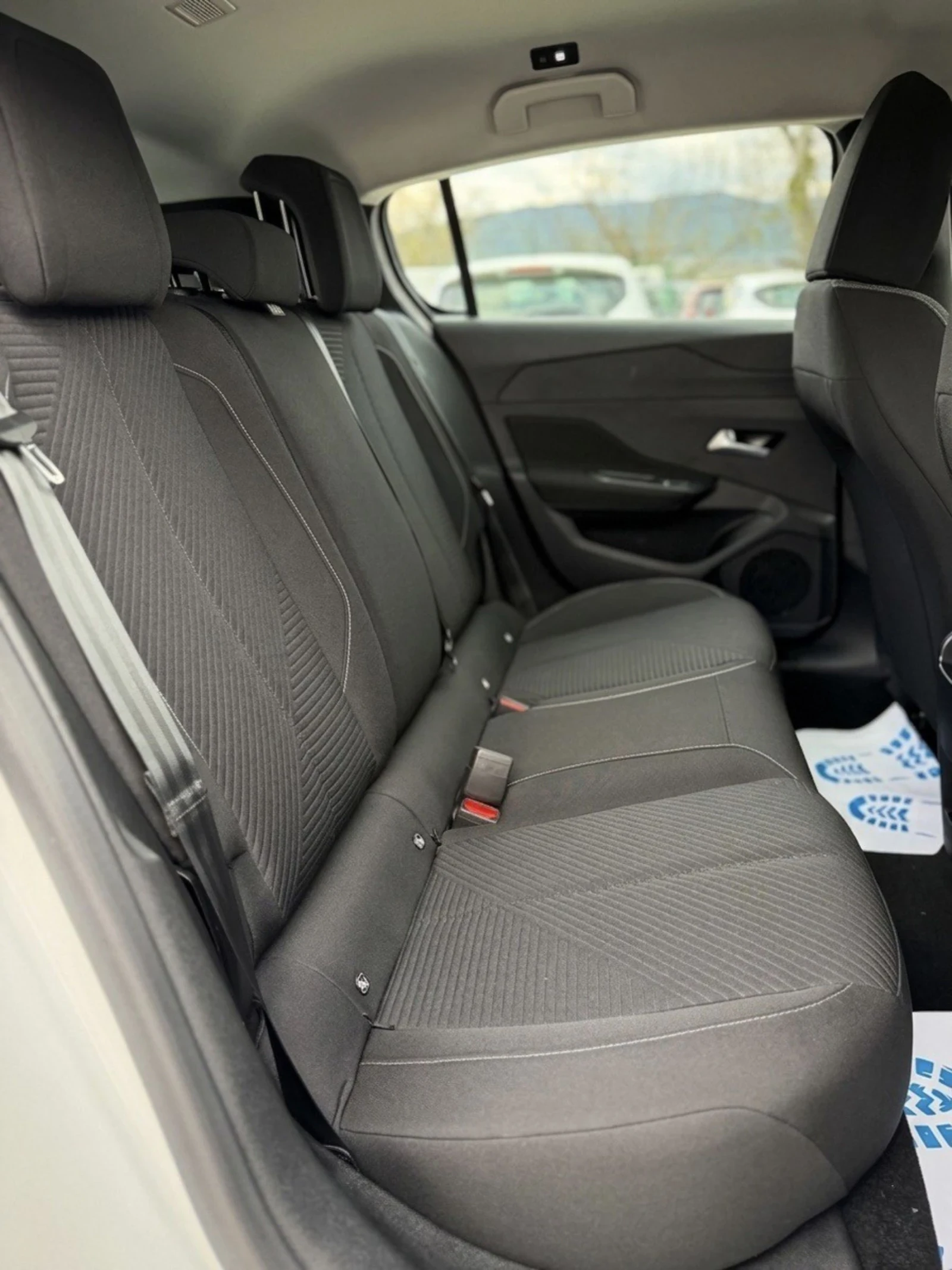 Peugeot 308 1.5 HDI, снимка 11 - Автомобили и джипове - 54676877