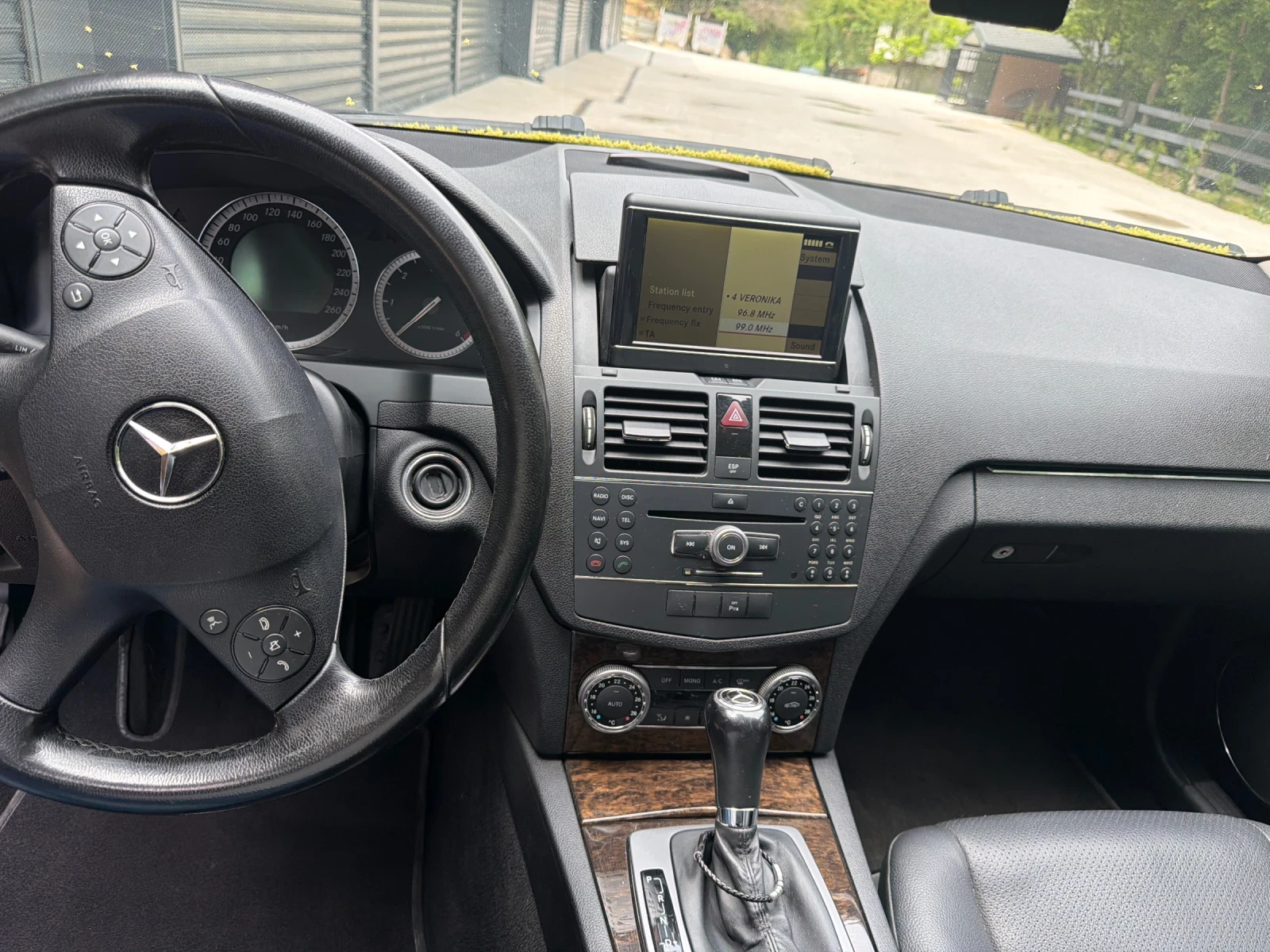 Mercedes-Benz C 220 Перфектен 646 мотор, снимка 13 - Автомобили и джипове - 55005533