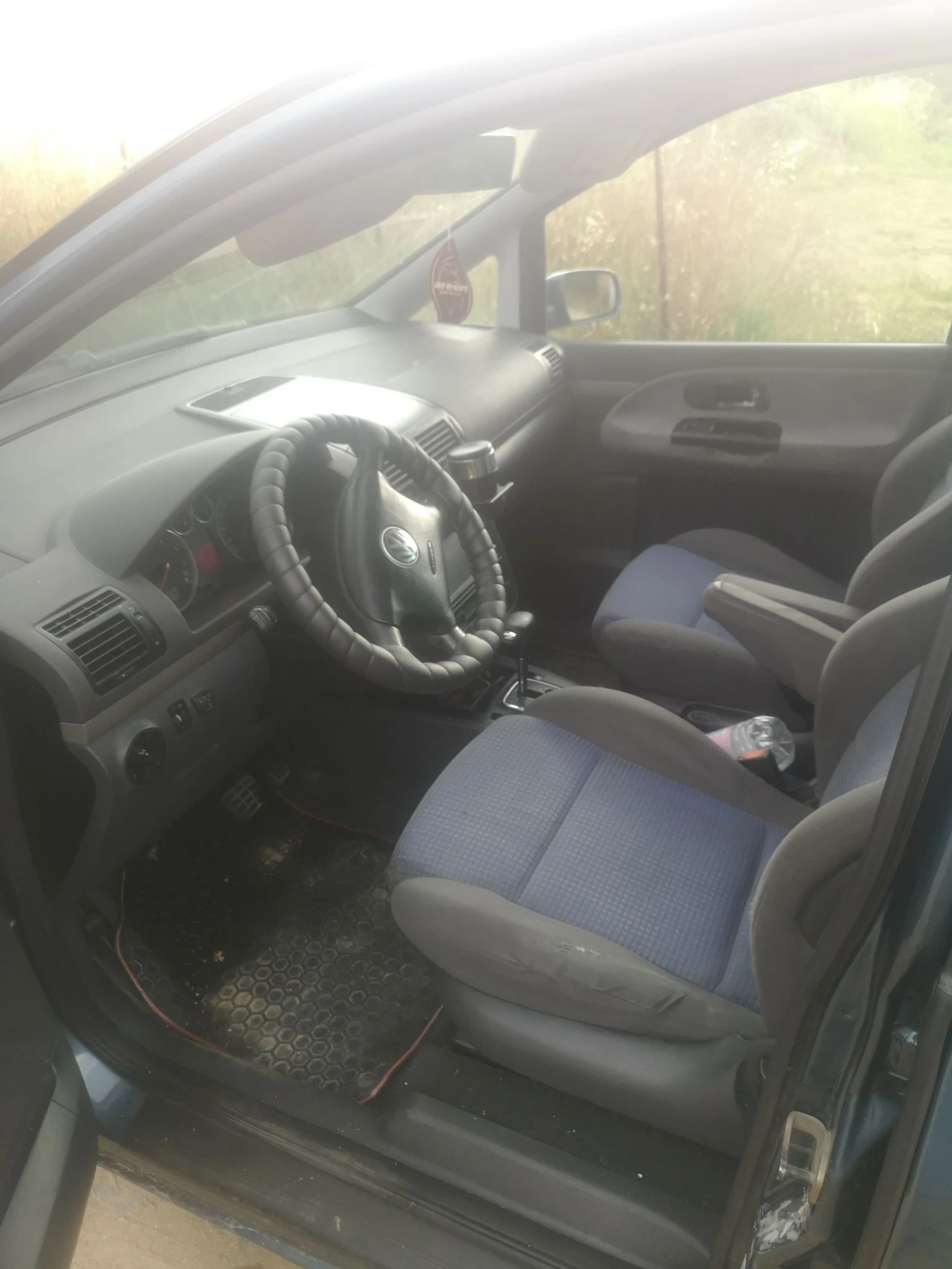 VW Sharan 1.8T, снимка 9 - Автомобили и джипове - 55013981
