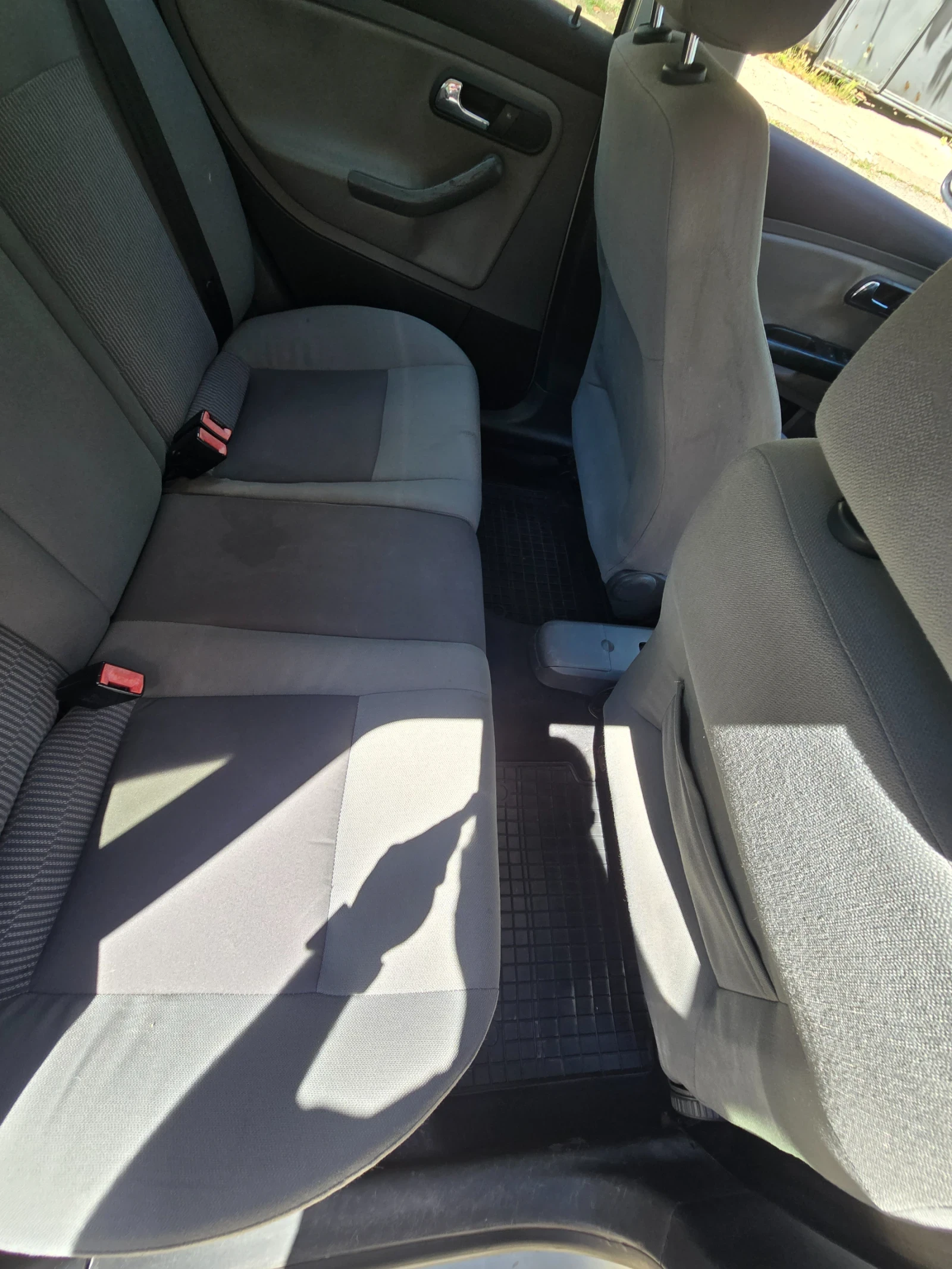 Seat Ibiza, снимка 9 - Автомобили и джипове - 55155744