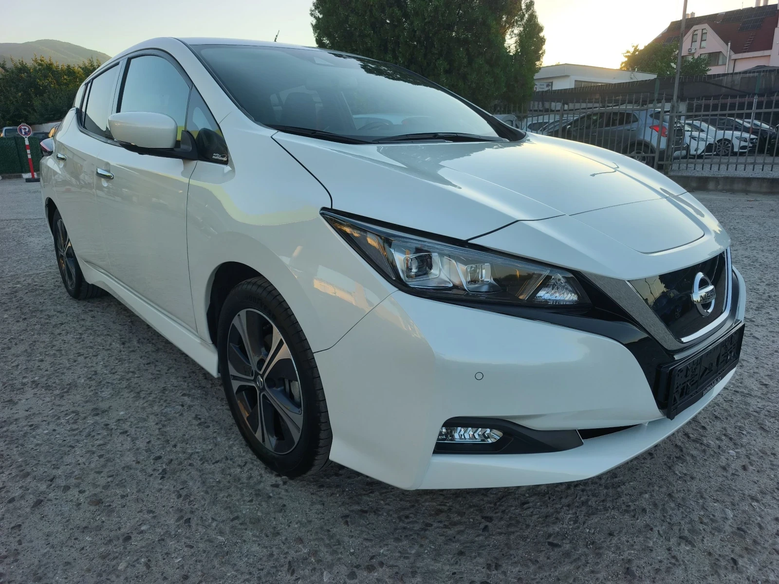 Nissan Leaf  40KW FULL SERVICE IN NISSAN NEW !!!, снимка 3 - Автомобили и джипове - 55245109