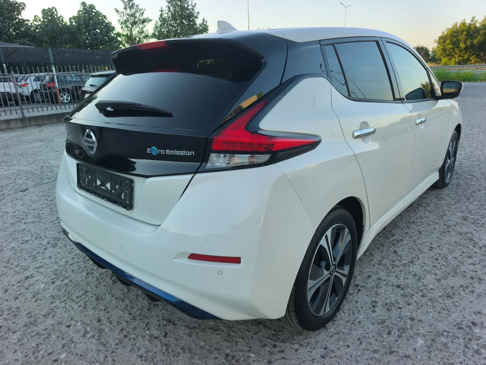 Nissan Leaf  40KW FULL SERVICE IN NISSAN NEW !!!, снимка 4 - Автомобили и джипове - 55245109