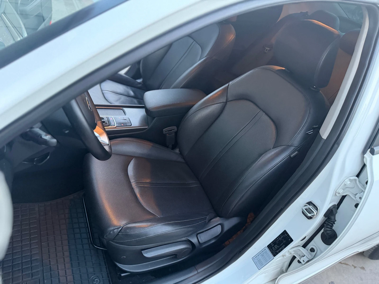 Kia K5 FACE* LPI* 115х.км* Вс.платено, снимка 8 - Автомобили и джипове - 55343421