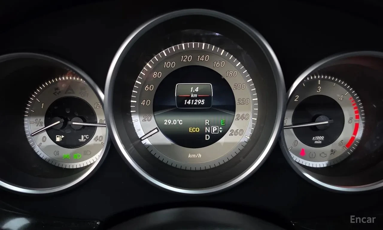 Mercedes-Benz CLS bluetec 4MATIC Shooting Brake, снимка 8 - Автомобили и джипове - 55900306