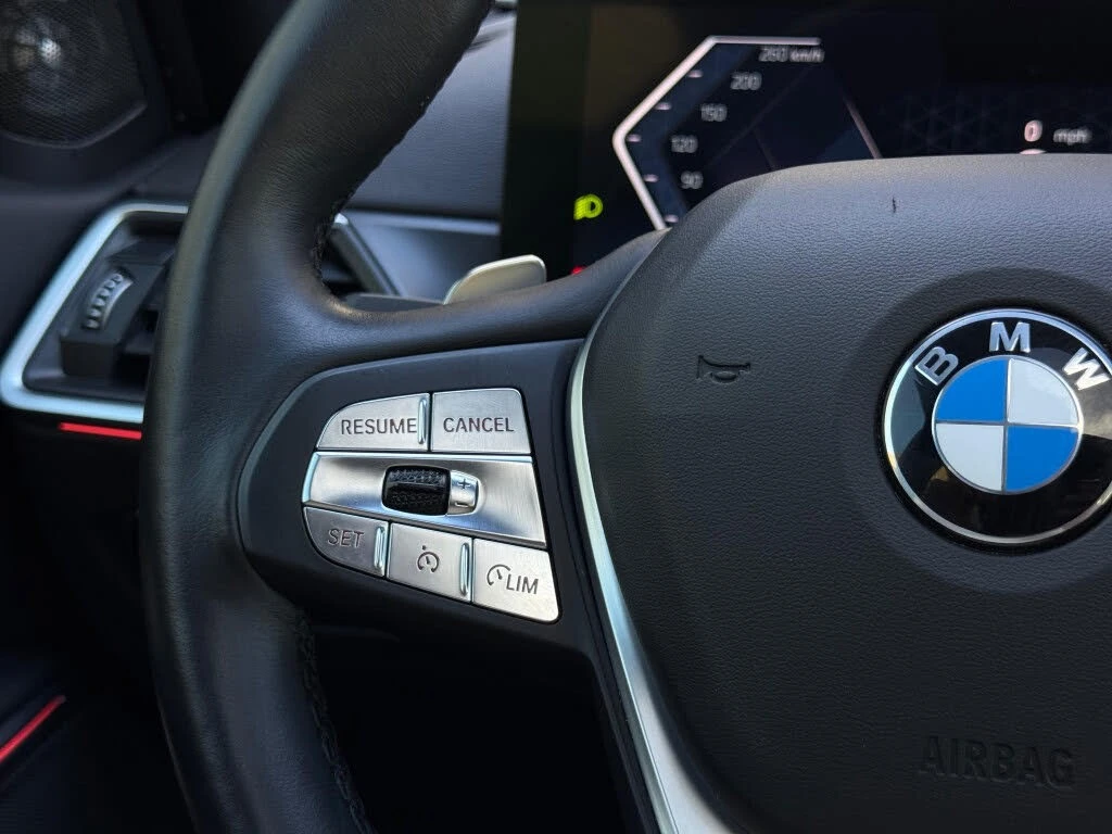 BMW 330 2023* FACELIFT* CURVED DISPLAY* SHODOWLINE* HARMAN, снимка 10 - Автомобили и джипове - 56261666