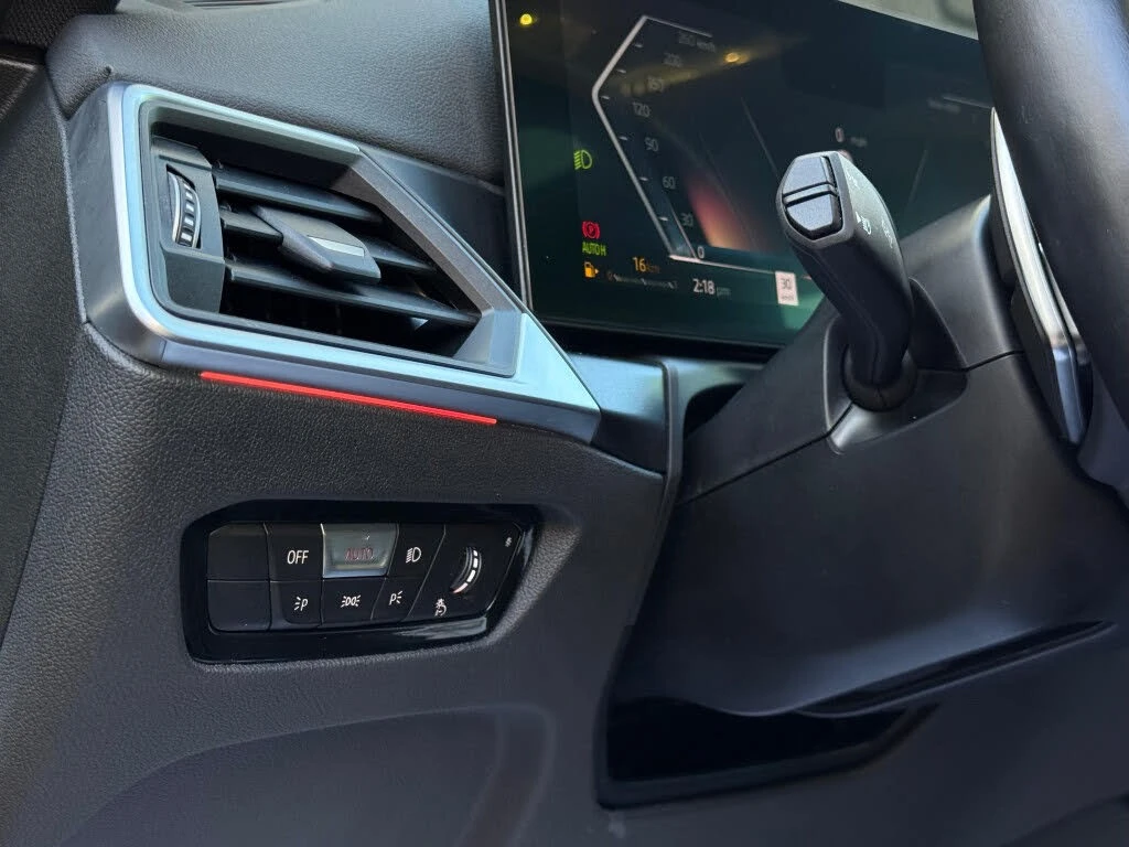 BMW 330 2023* FACELIFT* CURVED DISPLAY* SHODOWLINE* HARMAN, снимка 13 - Автомобили и джипове - 56261666
