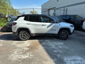 Jeep Compass Trailhawk/ДИСТРОНИК/ПАНОРАМА/АВТОФИНАНСИРАНЕ, снимка 4