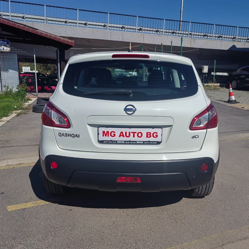 Nissan Qashqai 1.5DCI, снимка 6 - Автомобили и джипове - 47385719