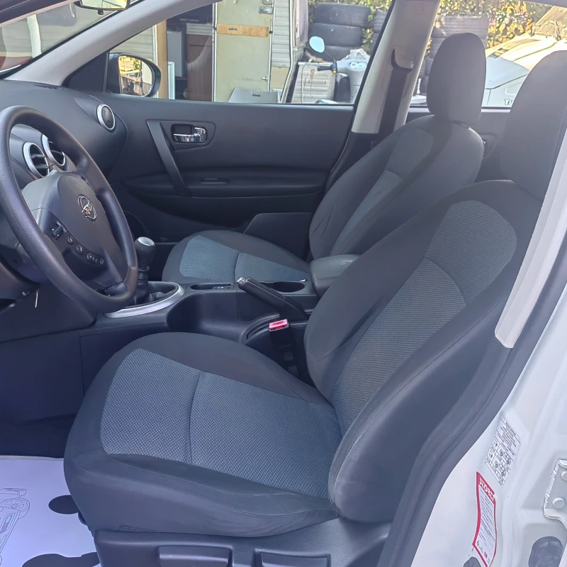 Nissan Qashqai 1.5DCI, снимка 12 - Автомобили и джипове - 47385719