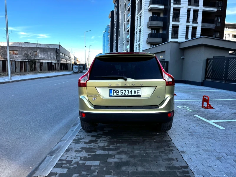 Volvo XC60, снимка 2 - Автомобили и джипове - 48668499