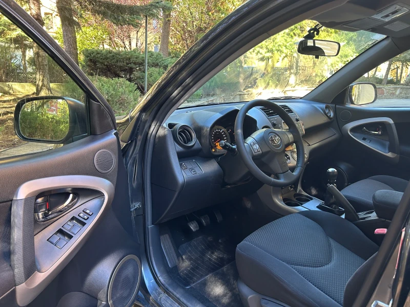 Toyota Rav4 2.2 D-4D 4Х4, КАТО НОВА !!!, снимка 6 - Автомобили и джипове - 52241043