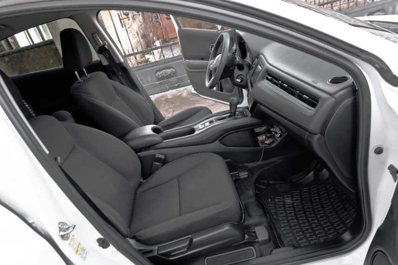 Honda Hr-v 1.8 GAZ, снимка 10 - Автомобили и джипове - 53503449