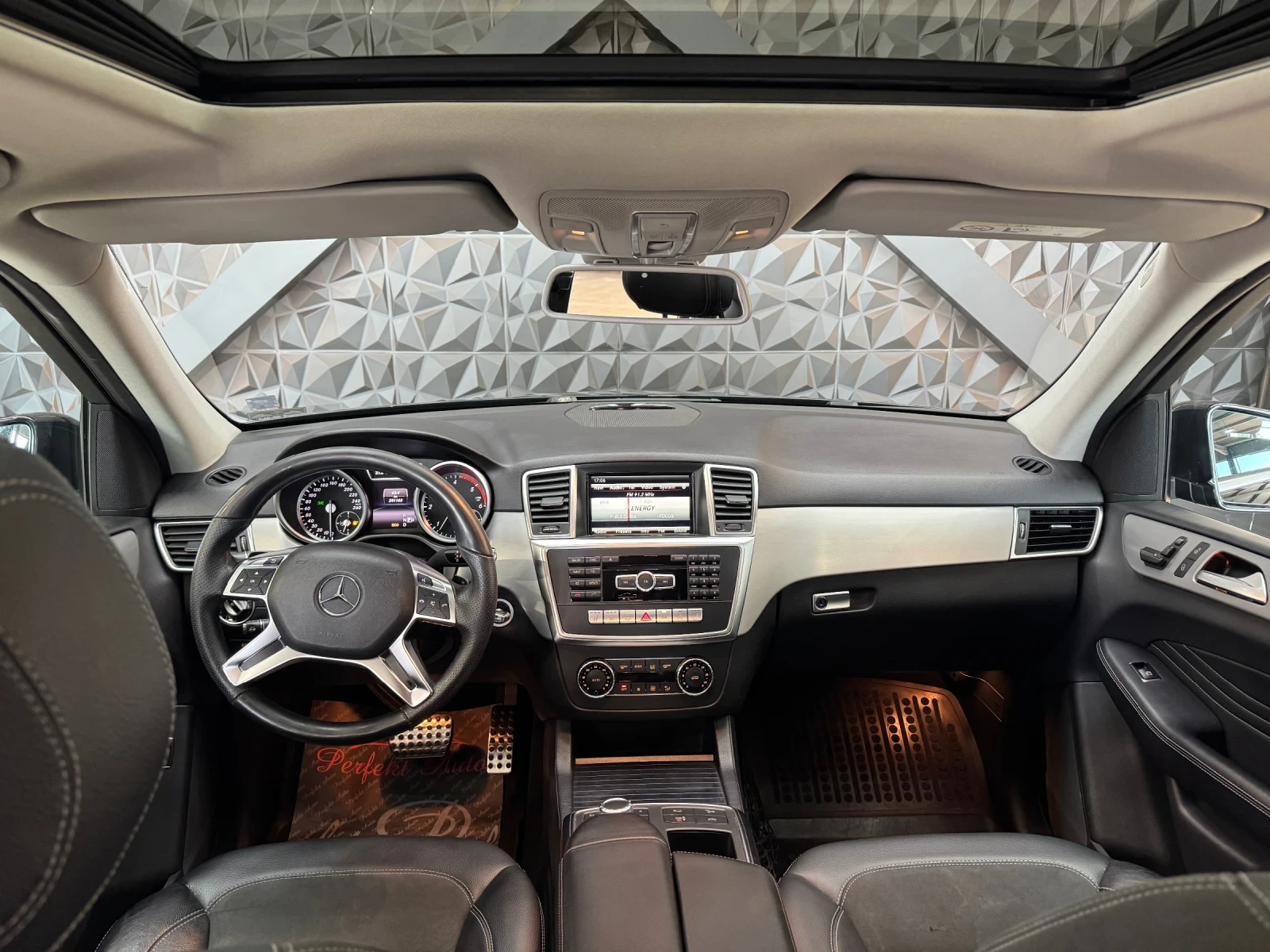 Mercedes-Benz ML 350 d 4 MATIC BLUETEC * AMG * Шибедах - изображение 6