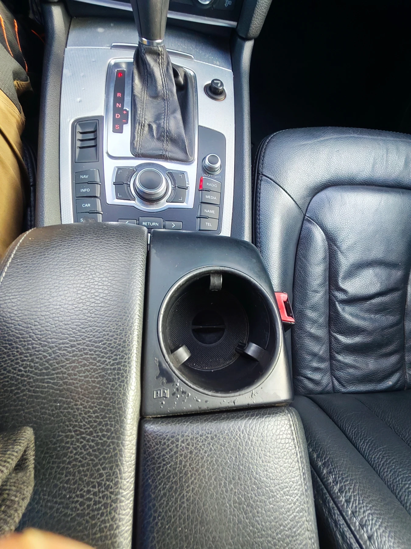 Audi Q7 3.0 TDI, снимка 13 - Автомобили и джипове - 54295553